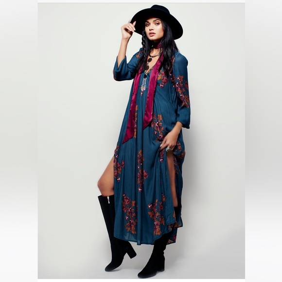 Free People Dresses & Skirts - Rare Free people rosemary navy floral maxi dress xs